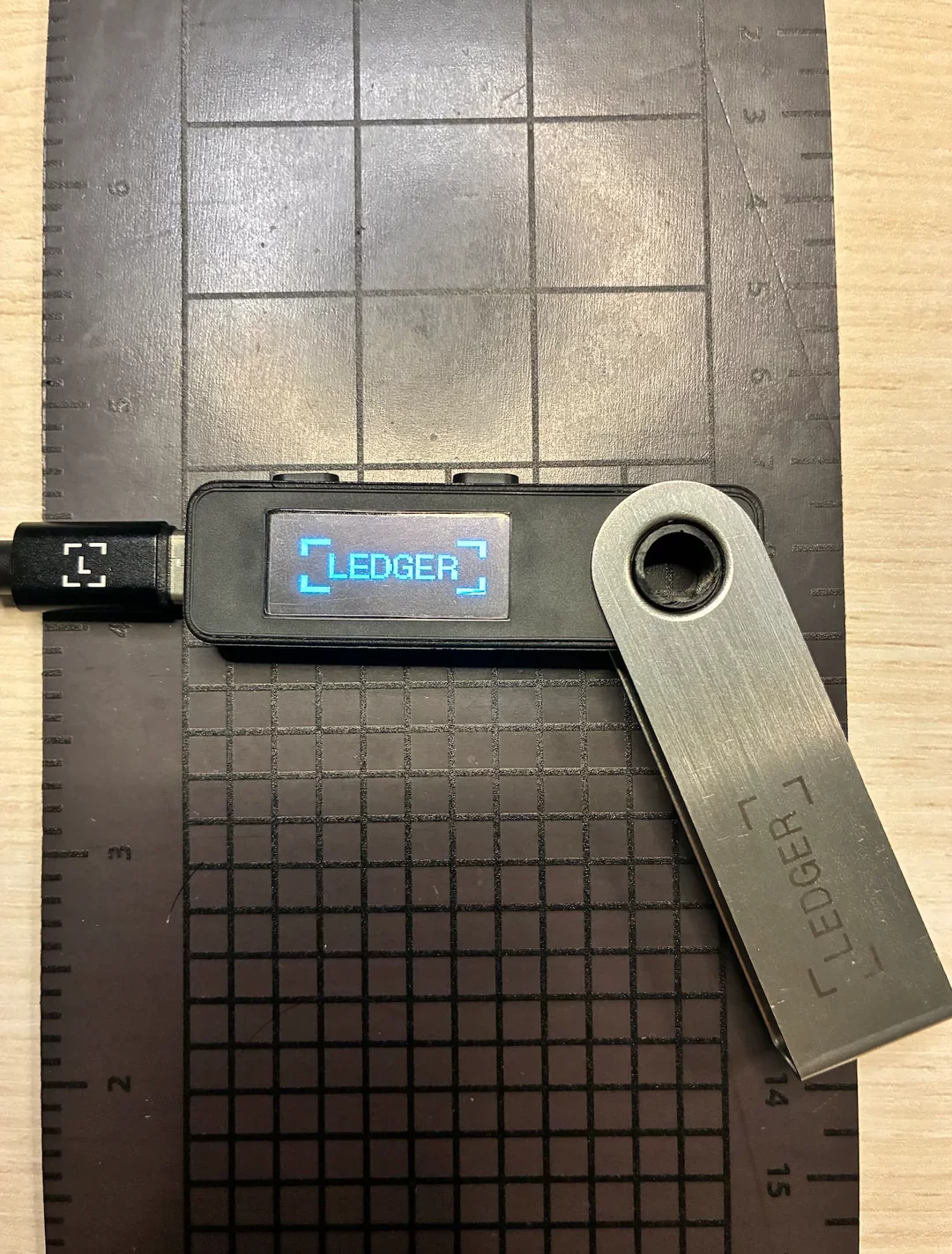 image-80-3 Counterfeit Ledger device.